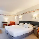 Logis Restaurant Le Dauphin Et Le Du Prieure Hotel