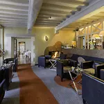Logis Restaurant Le Dauphin Et Le Du Prieure Hotel 3*