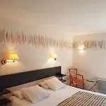 Logis Restaurant Le Dauphin Et Le Du Prieure Caen