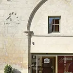 Logis Restaurant Le Dauphin Et Le Du Prieure Hotel