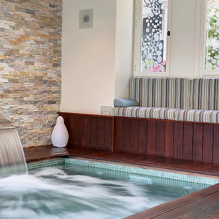 Restaurant Le Dauphin Et Le Du Prieuré 3*