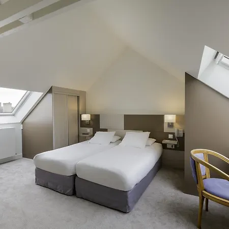 Restaurant Le Dauphin Et Le Du Prieuré