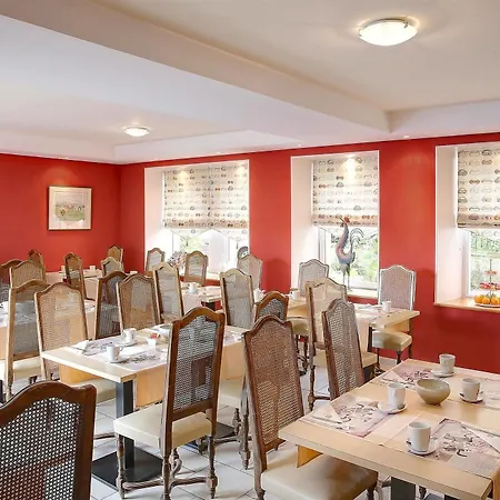 Hotel Restaurant Le Dauphin Et Le Du Prieuré Caen