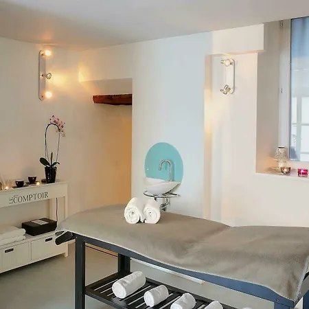 Restaurant Le Dauphin Et Le Du Prieuré Caen