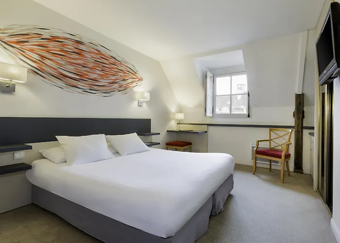 Logis Restaurant Le Dauphin Et Le Du Prieure