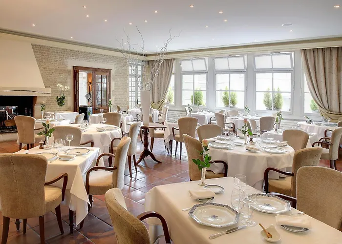 Logis Restaurant Le Dauphin Et Le Du Prieure 3* Caen